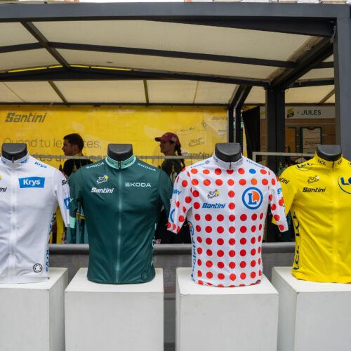 Playeras oficiales del Tour de France en el Village du Tour